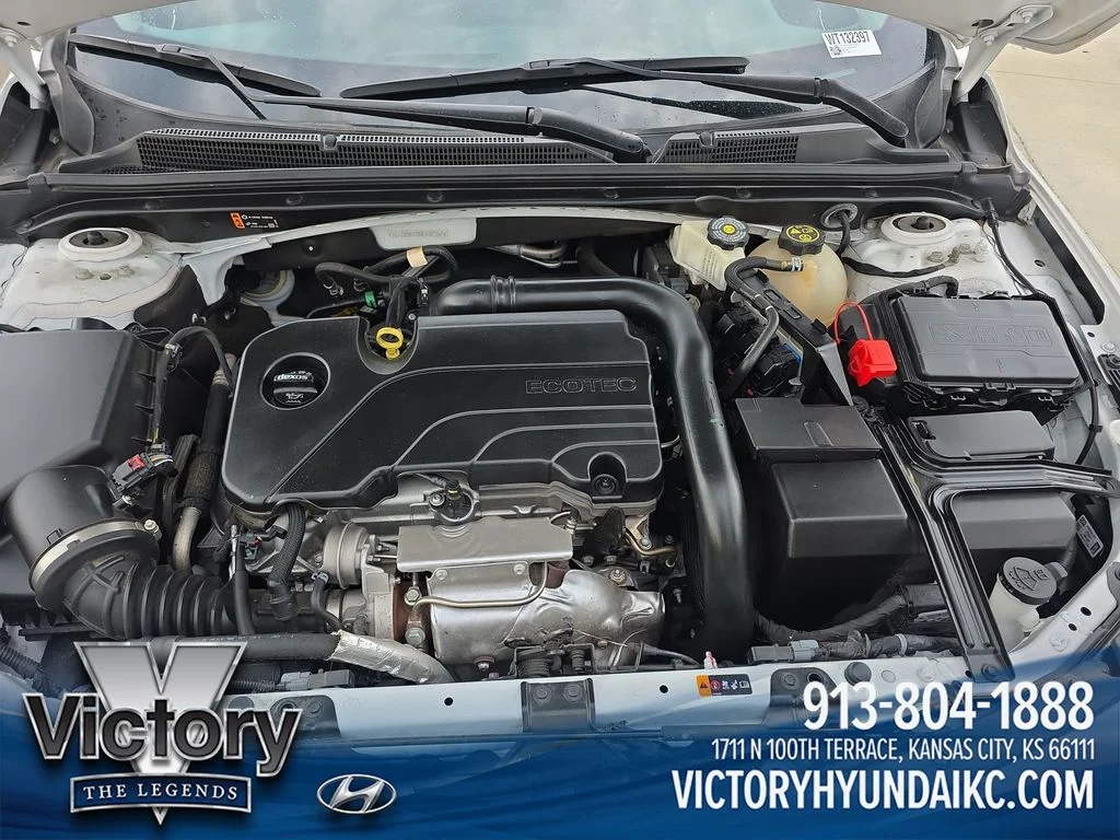Used 2024 White Chevrolet LT image 22