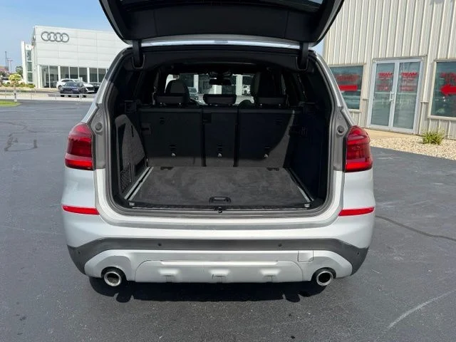 Used 2021 Silver BMW xDrive30i image 7