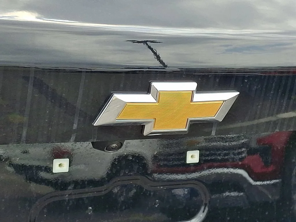New 2026 Mosaic Black Metallic Chevrolet LT image 21