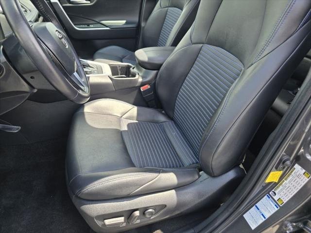 Certified Used 2022 MID BLCK/MAG GRAY Toyota  image 24