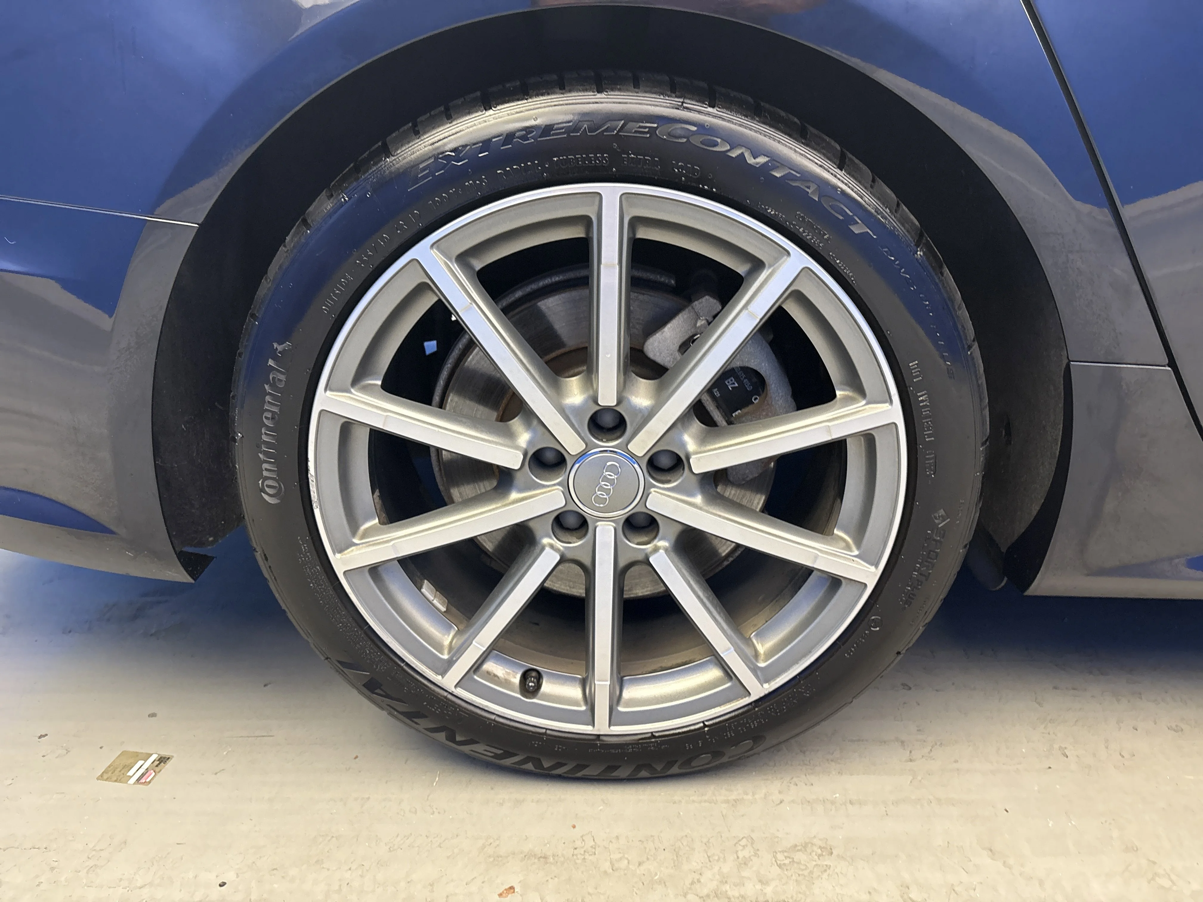 Used 2018 Moonlight Blue Metallic Audi Premium image 8