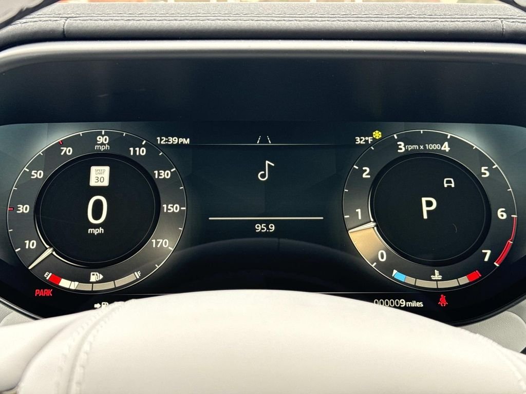 New 2026 Charente Grey Land Rover Dynamic SE image 11