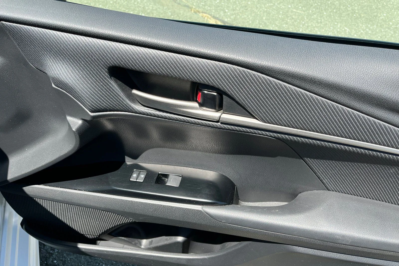 2025 Toyota Camry LE - Photo 25