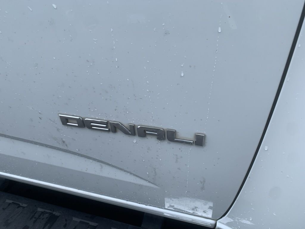 Used 2018 Summit White GMC Denali image 8