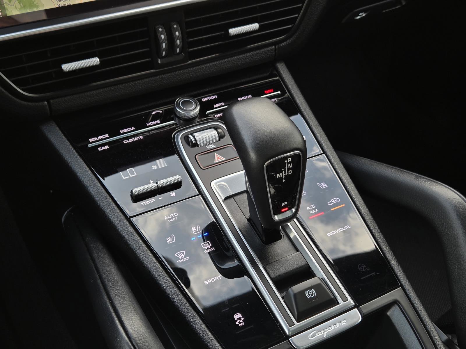 Used 2020 White Porsche Base image 17