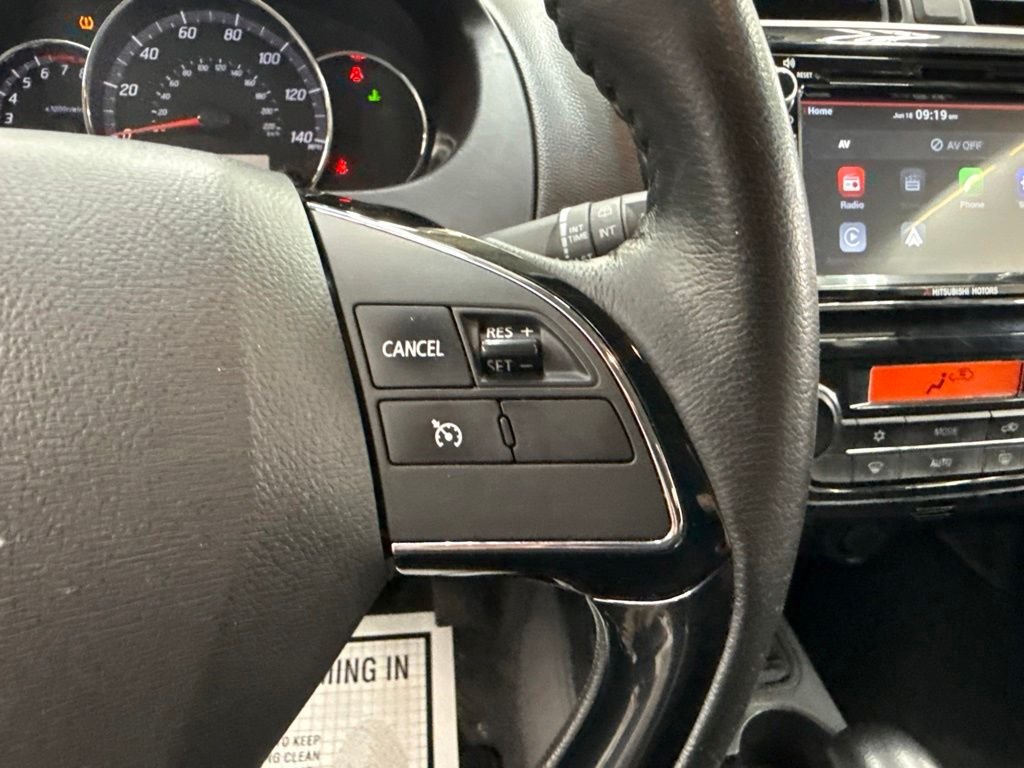 Used 2019 White Mitsubishi LE image 27