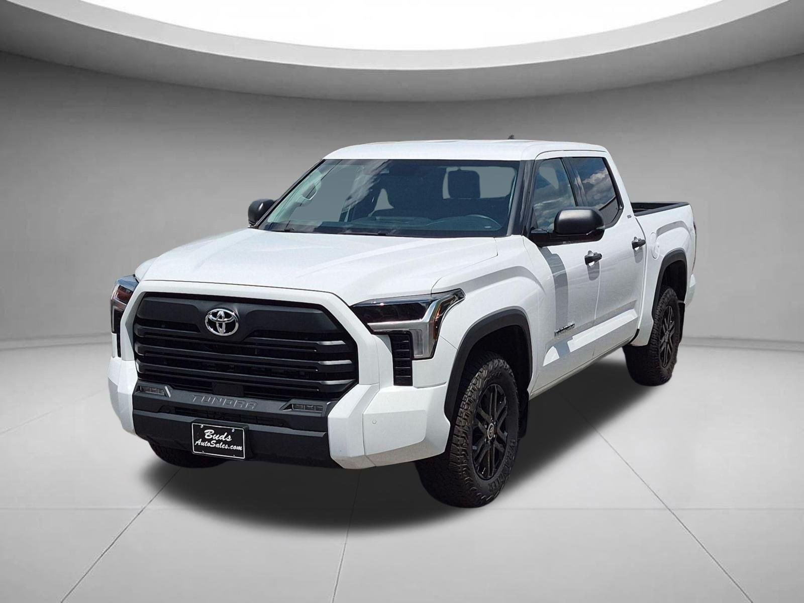 Used 2023 Ice Cap Toyota SR5 image 1