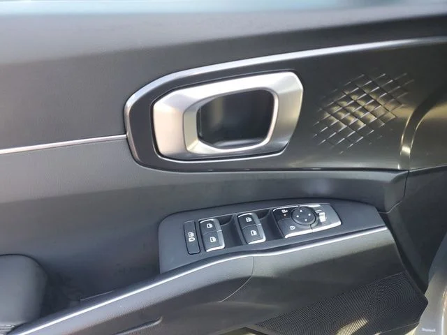 New 2025 Everlasting Silver Kia S image 6