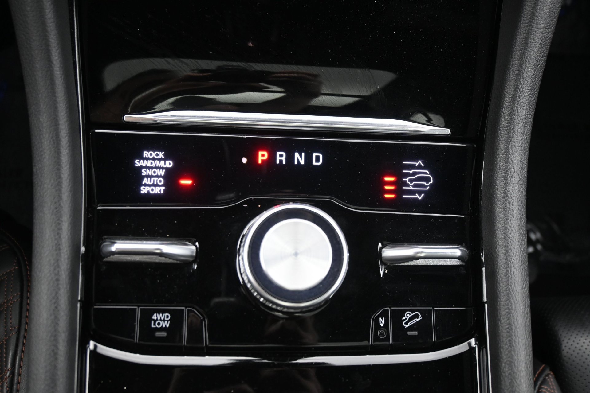 Used 2023 Diamond Black Crystal Pearlcoat Jeep Summit image 27