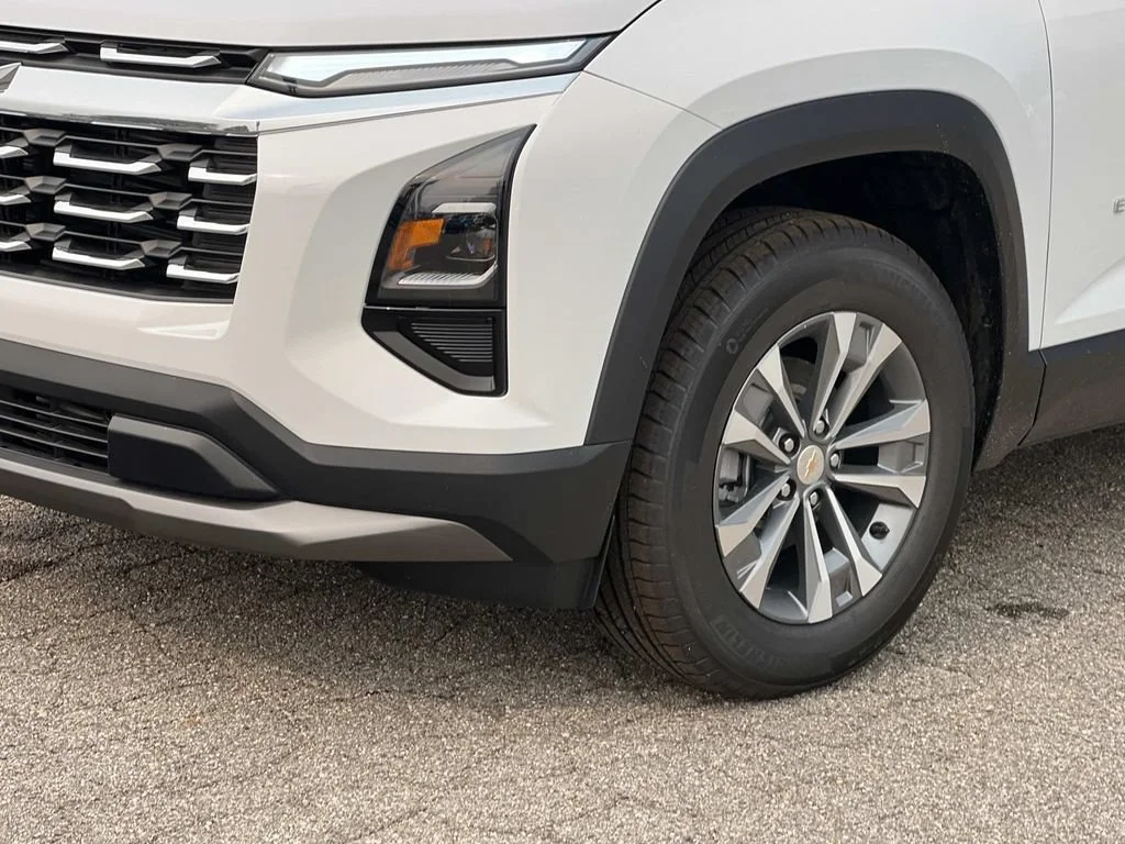 New 2027 Summit White Chevrolet LT image 8