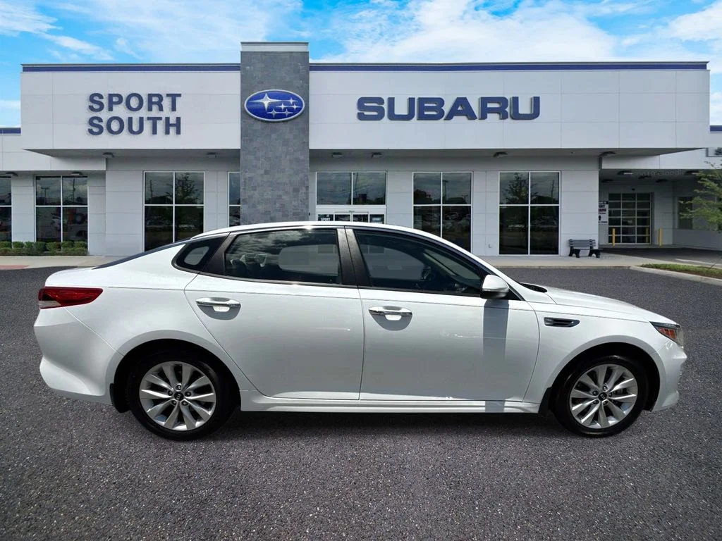 Used 2018 White Kia LX image 2