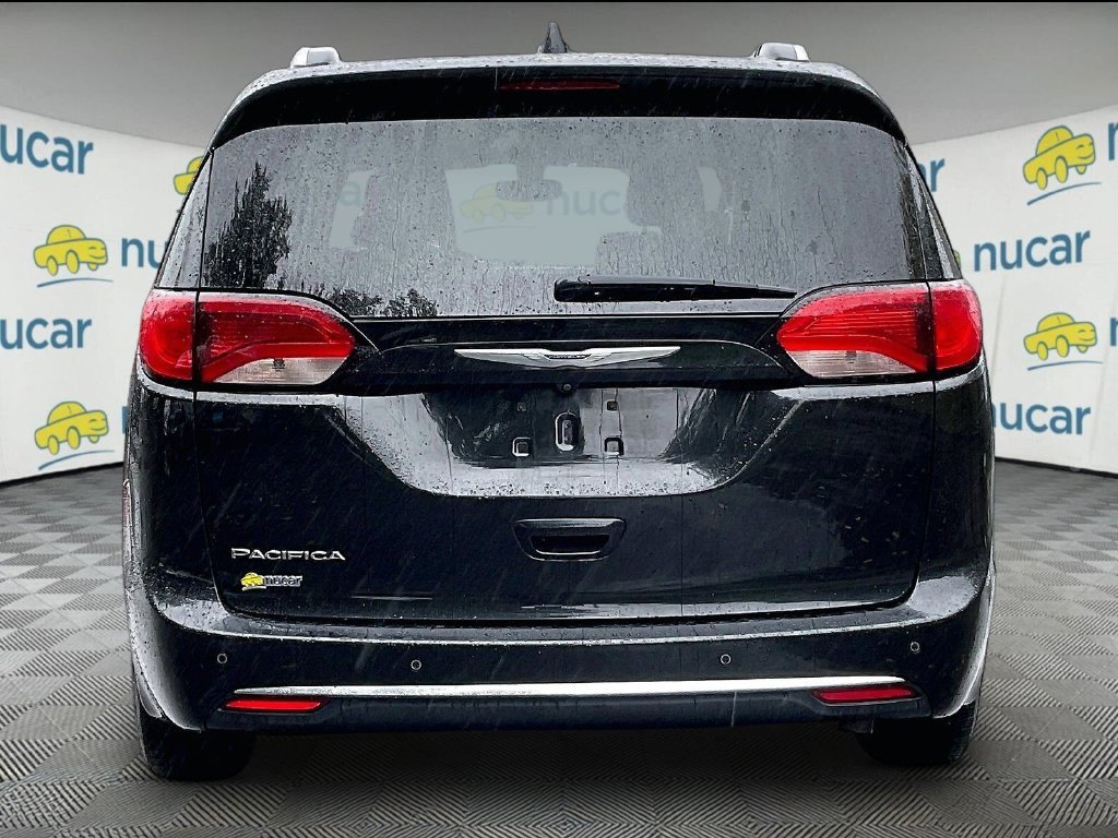 Used 2019 Black Chrysler Touring L Plus image 5