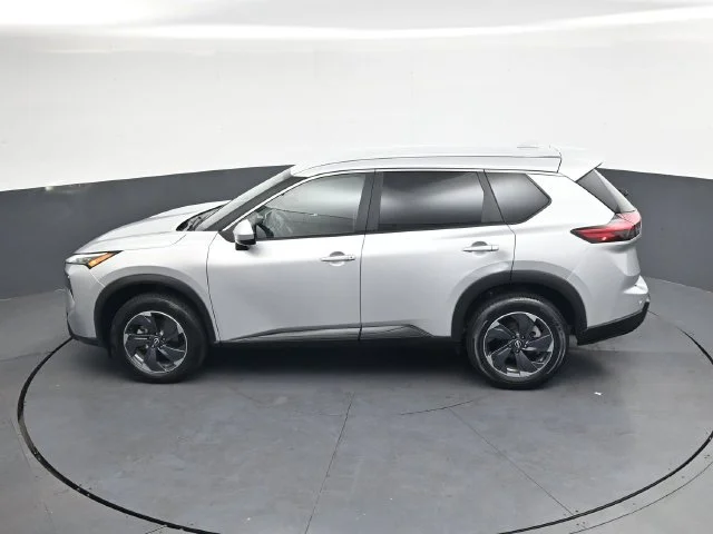 Used 2025 Brilliant Silver Metallic Nissan SV image 27