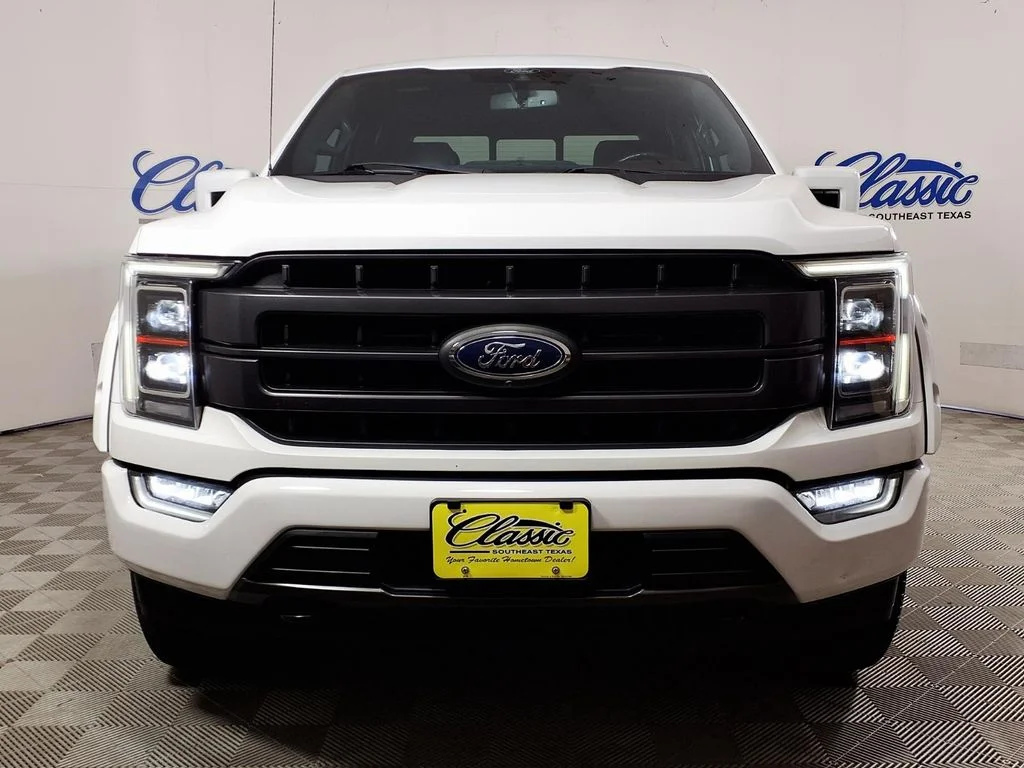 Used 2021 White Ford Lariat image 3