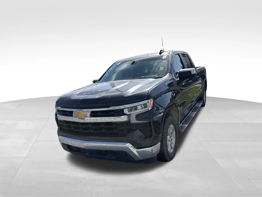 Used 2024 Gray Chevrolet LT image 2