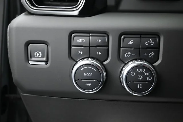 Used 2025 Sterling Metallic GMC AT4 image 13