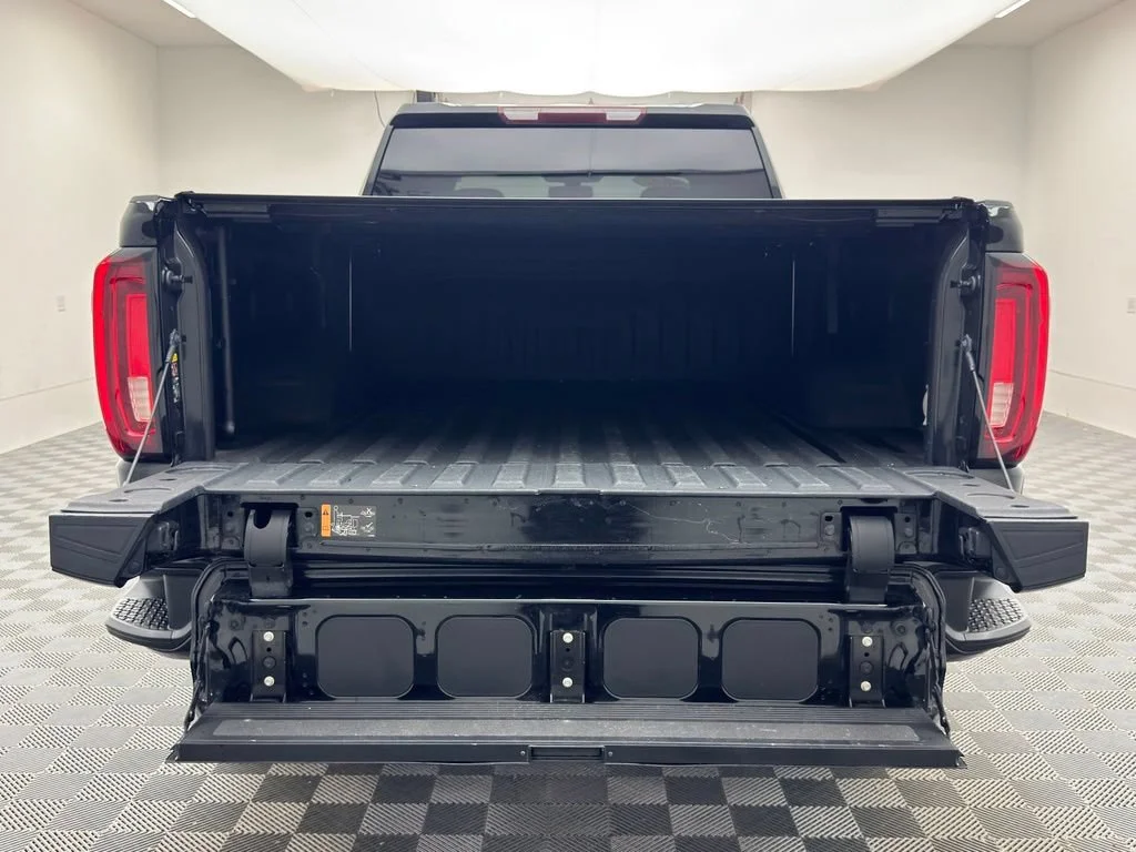 Used 2022 Onyx Black GMC AT4 image 9