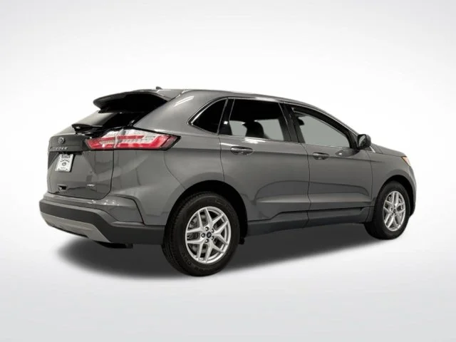Used 2021 Gray Ford SEL image 10