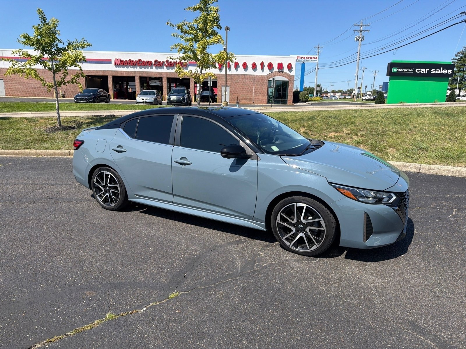 Used 2024 Atlantic Gray Metallic/Super Black Nissan SR image 21