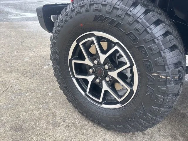 New 2026 Granite Crystal Metallic Clear-Coat Exterior Paint Jeep Rubicon image 4
