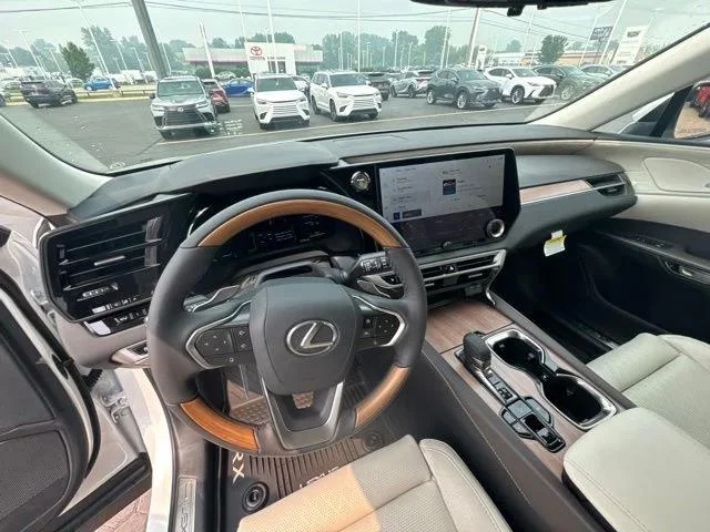 New 2026 Eminent White Pearl Lexus LUXURY image 24