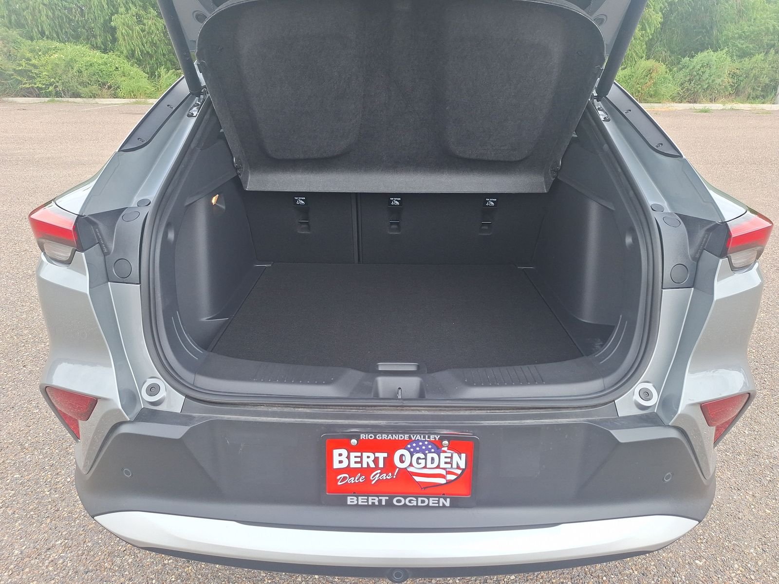 Used 2025 Gray Buick Preferred image 19