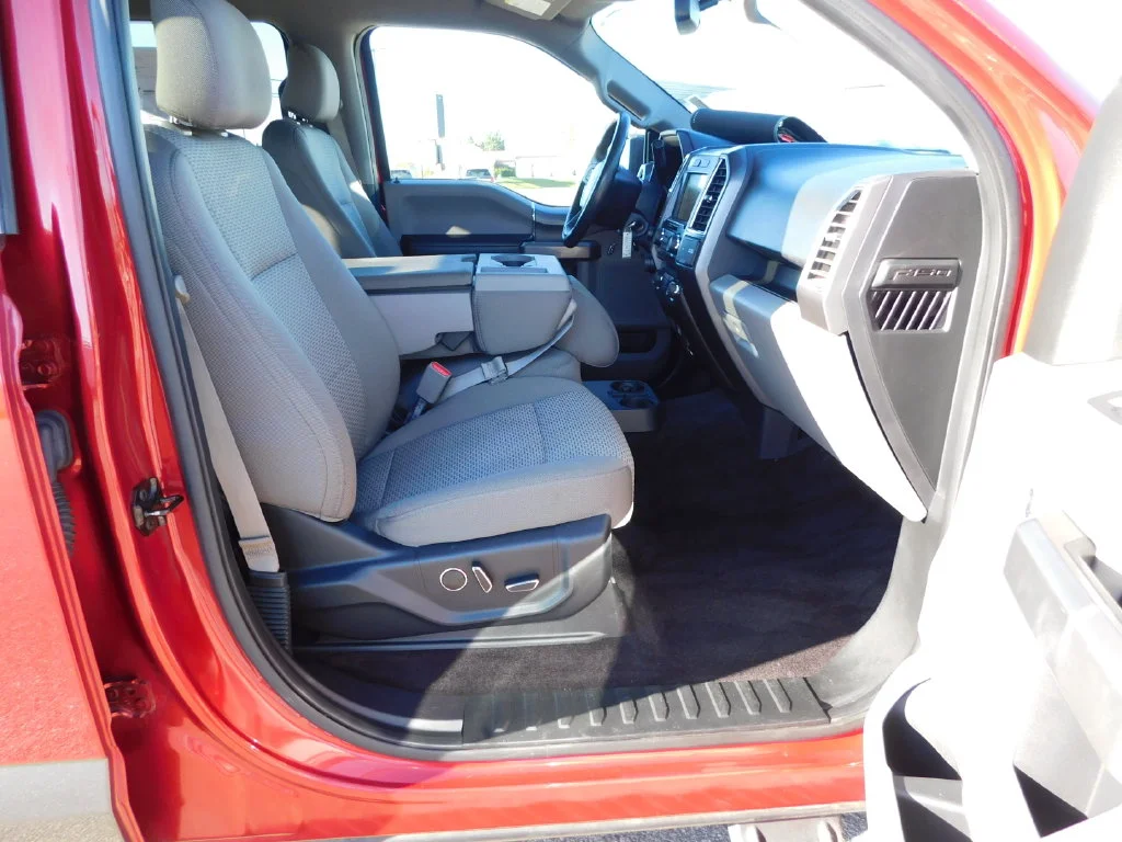 Used 2016 Ruby Red Metallic Tinted Clearcoat Ford XLT image 21