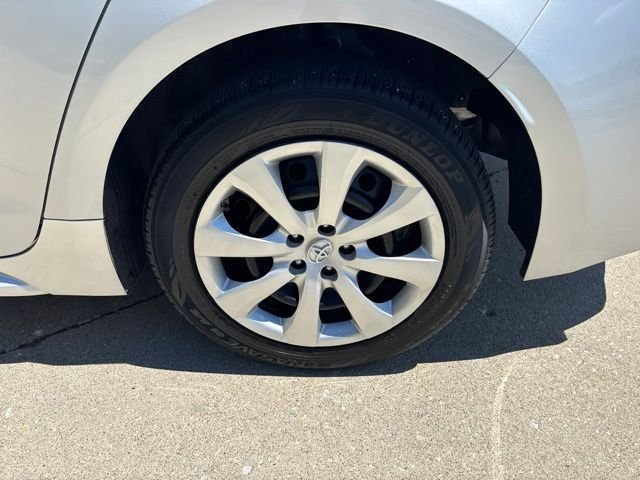 Used 2022 Silver Toyota LE image 10