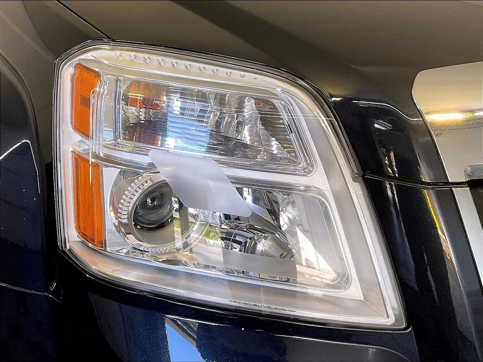 Used 2015 Dark Sapphire Blue Metallic GMC SLT image 12