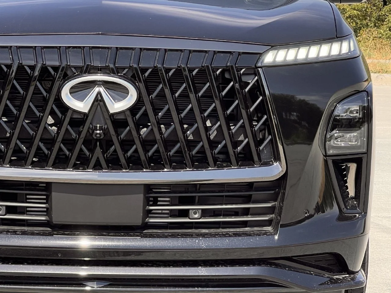 New 2027 MINERAL BLACK INFINITI Sport 4WD image 8