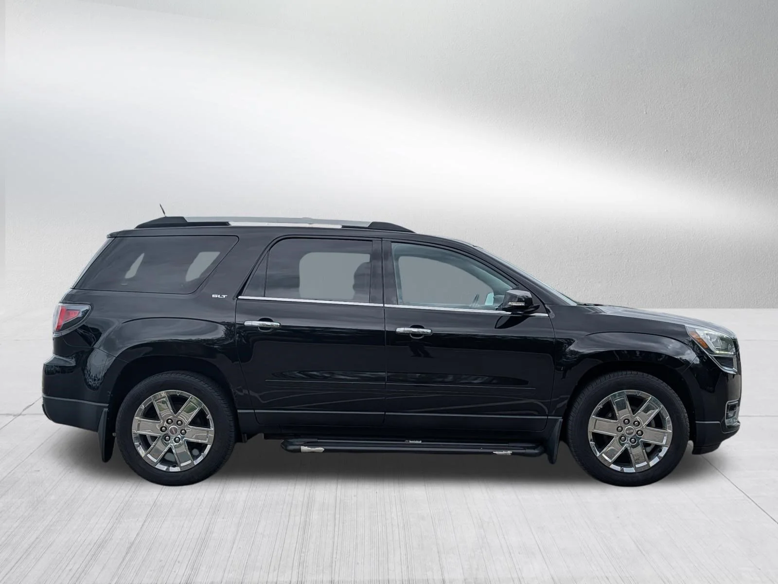 Used 2017 Ebony Twilight Metallic GMC Limited image 8