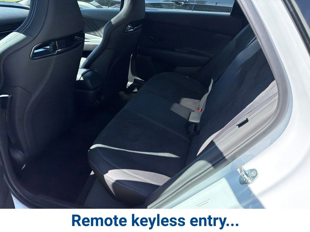 Used 2025 White Hyundai Base image 5