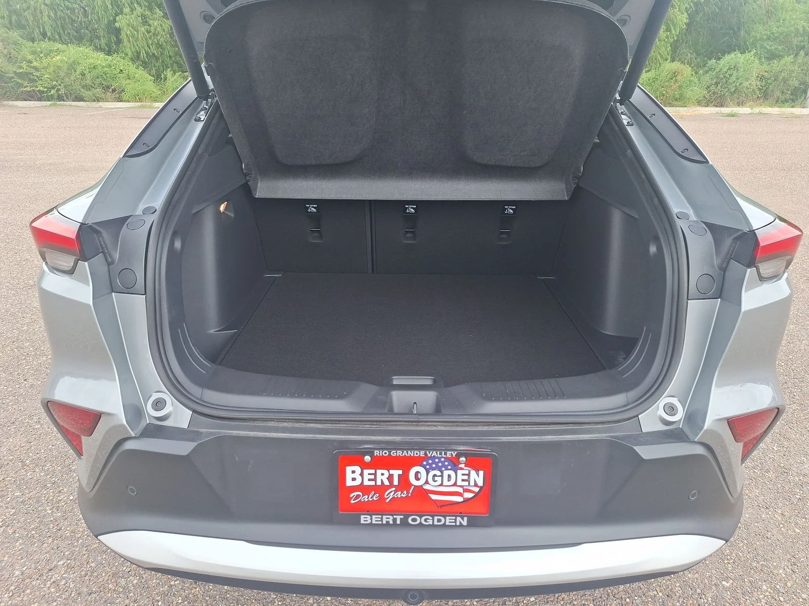 Used 2025 Gray Buick Preferred image 19