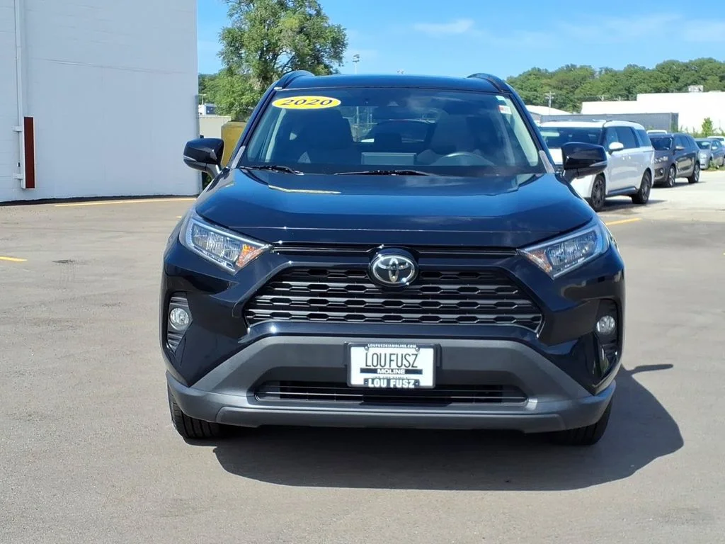Used 2020 Black Toyota XLE image 12