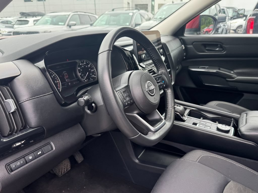 2024 Nissan Pathfinder SV - Photo 26