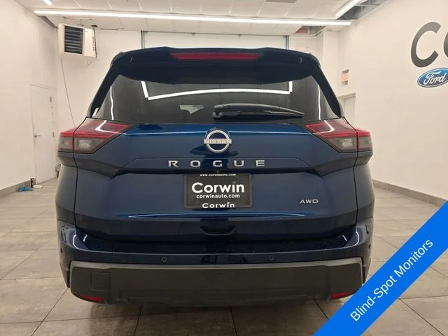 Used 2025 Deep Ocean Blue Nissan SV image 4