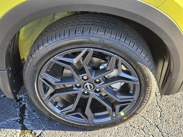 New 2026 Yuzu Yellow Metallic / Super Black Two-tone Nissan SR image 13