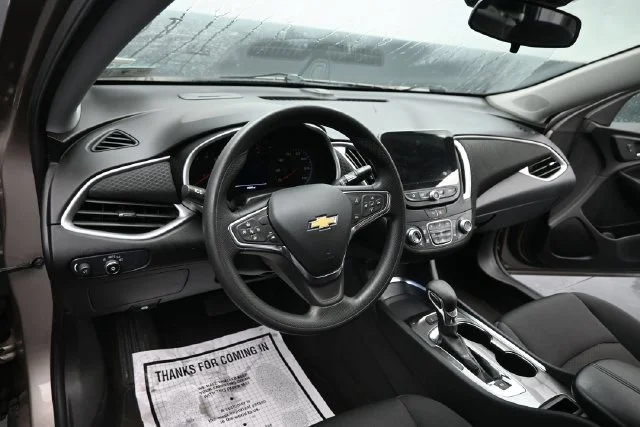 Used 2025 Mineral Gray Metallic Chevrolet LT image 13
