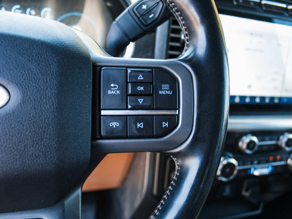 Used 2022 Oxford White Ford LARIAT image 17