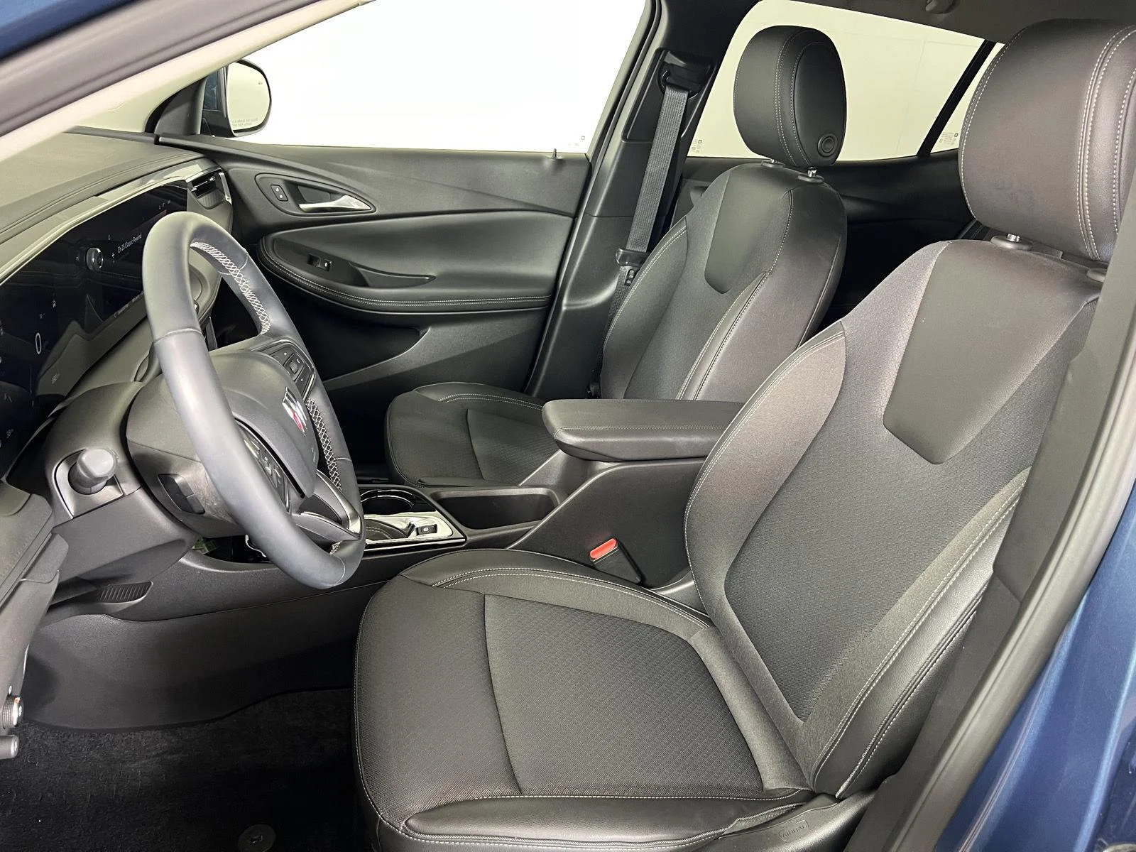 Used 2025 Ocean Blue Metallic Buick Preferred image 4