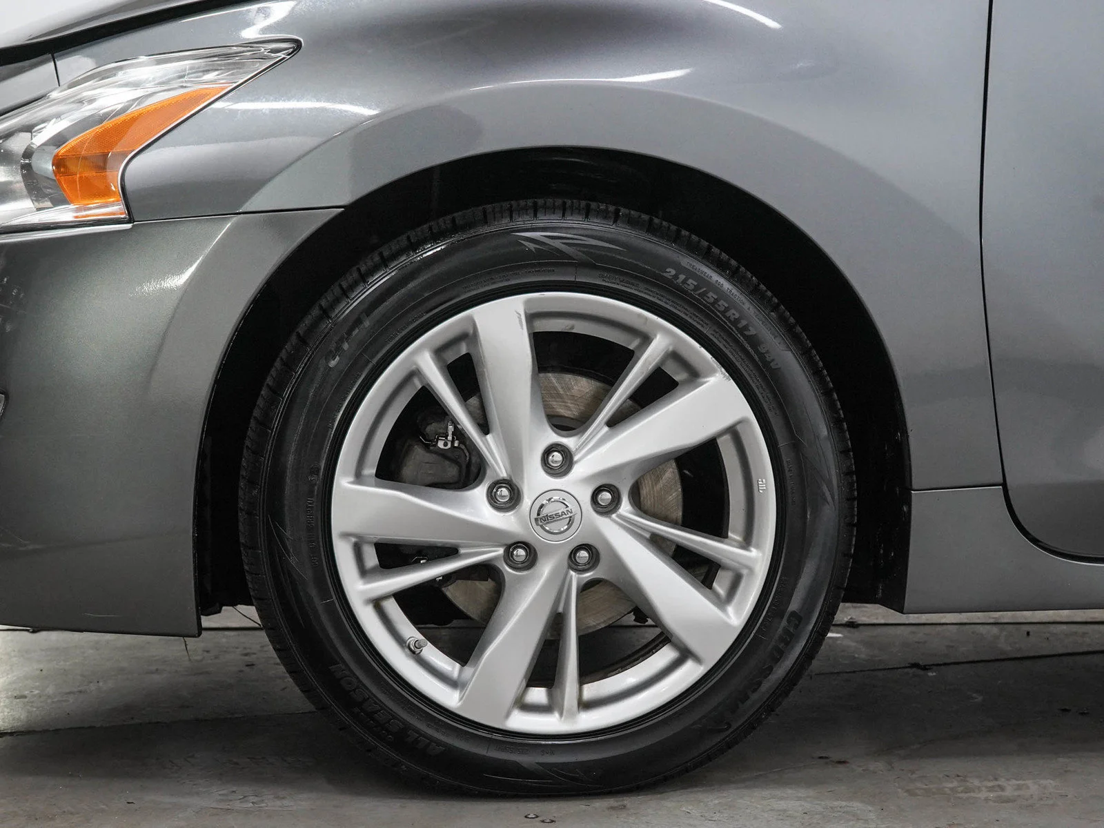 Used 2015 Gun Metallic Nissan 2.5 image 28