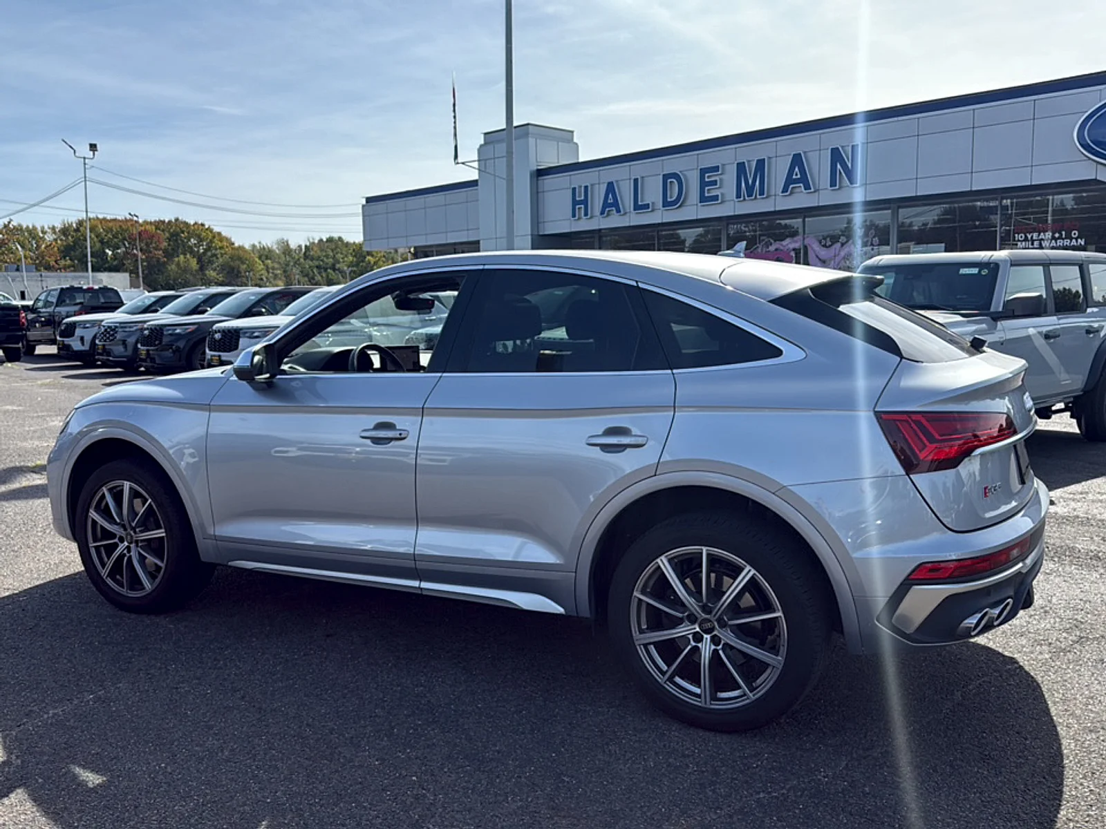 Used 2022 Florett Silver Metallic Audi Premium Plus TFSI quattro Tiptronic image 2