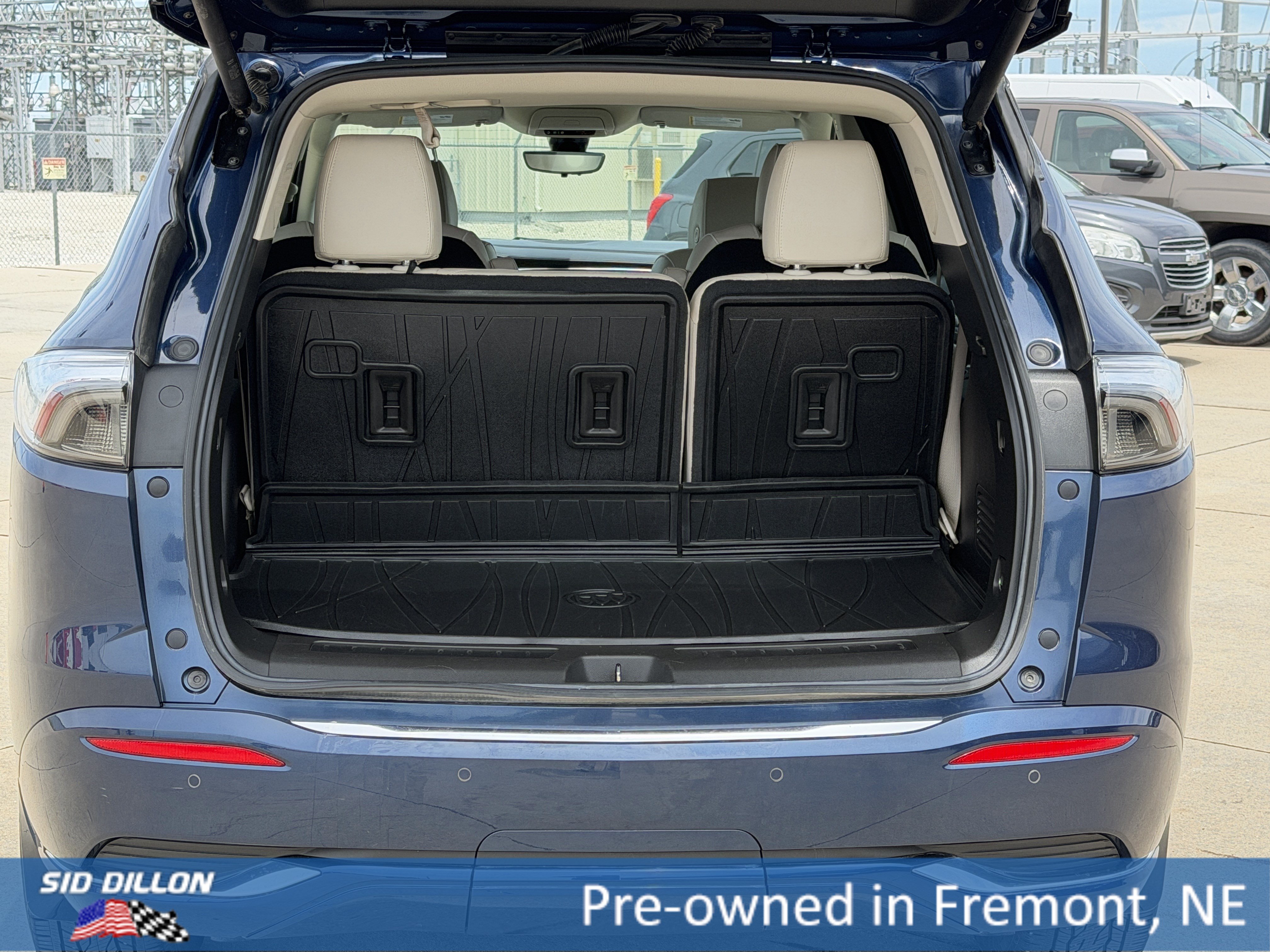 Used 2023 Emperor Blue Metallic Buick Avenir image 5