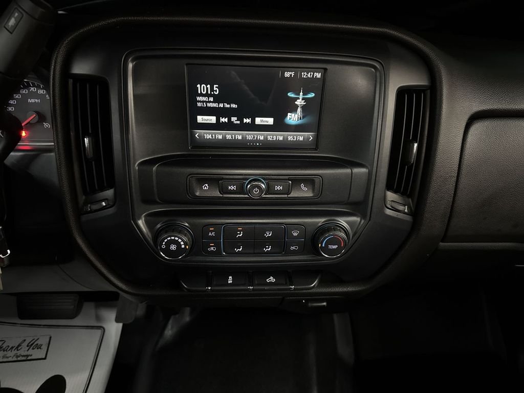 Used 2018 Summit White Chevrolet WT image 22