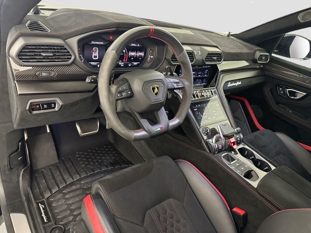 Used 2024  Lamborghini Performante image 9