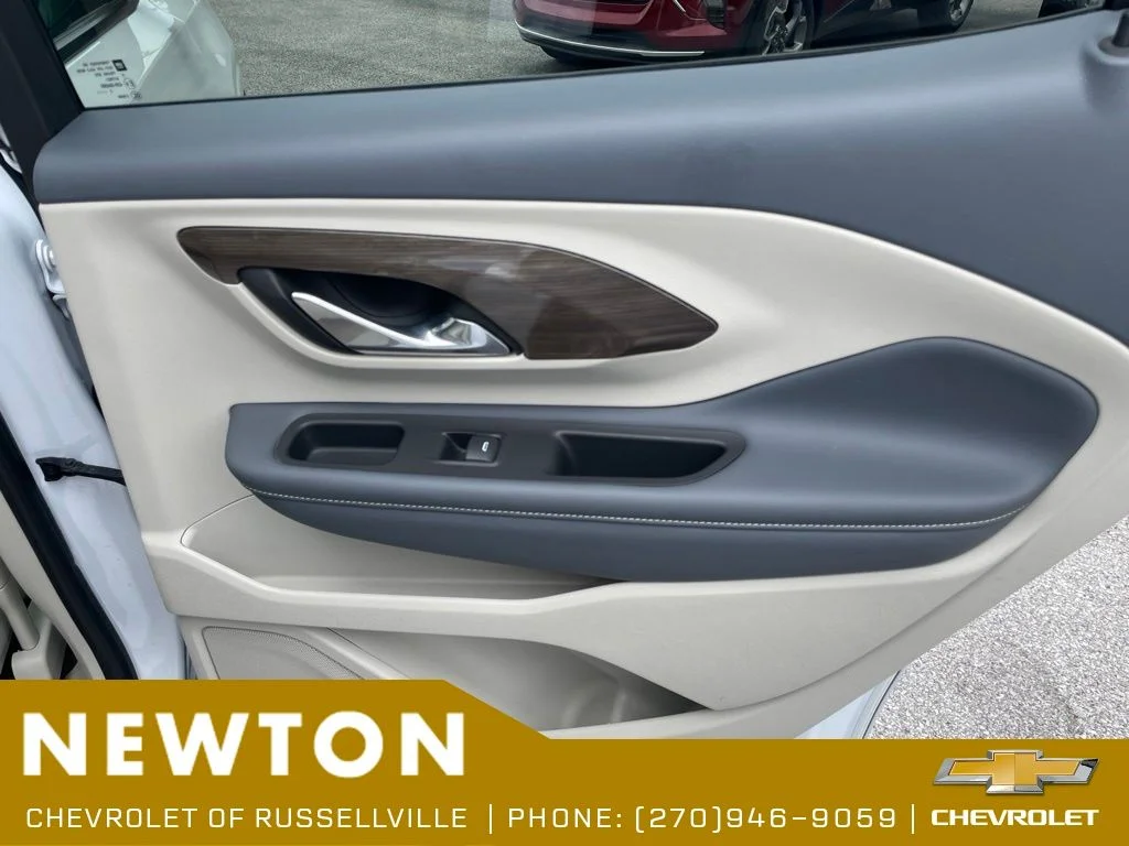 Used 2022 White Frost GMC Denali image 29