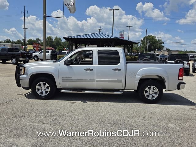 Used 2013 Silver GMC SLE image 4