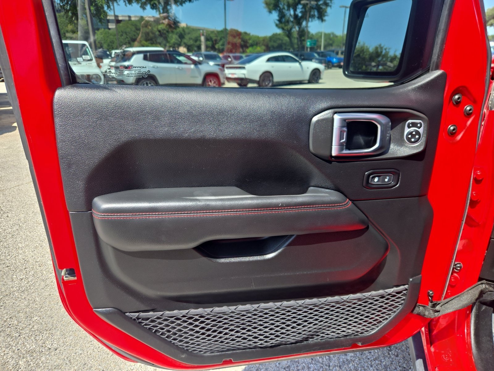Used 2019 Firecracker Red Clearcoat Jeep Rubicon image 29