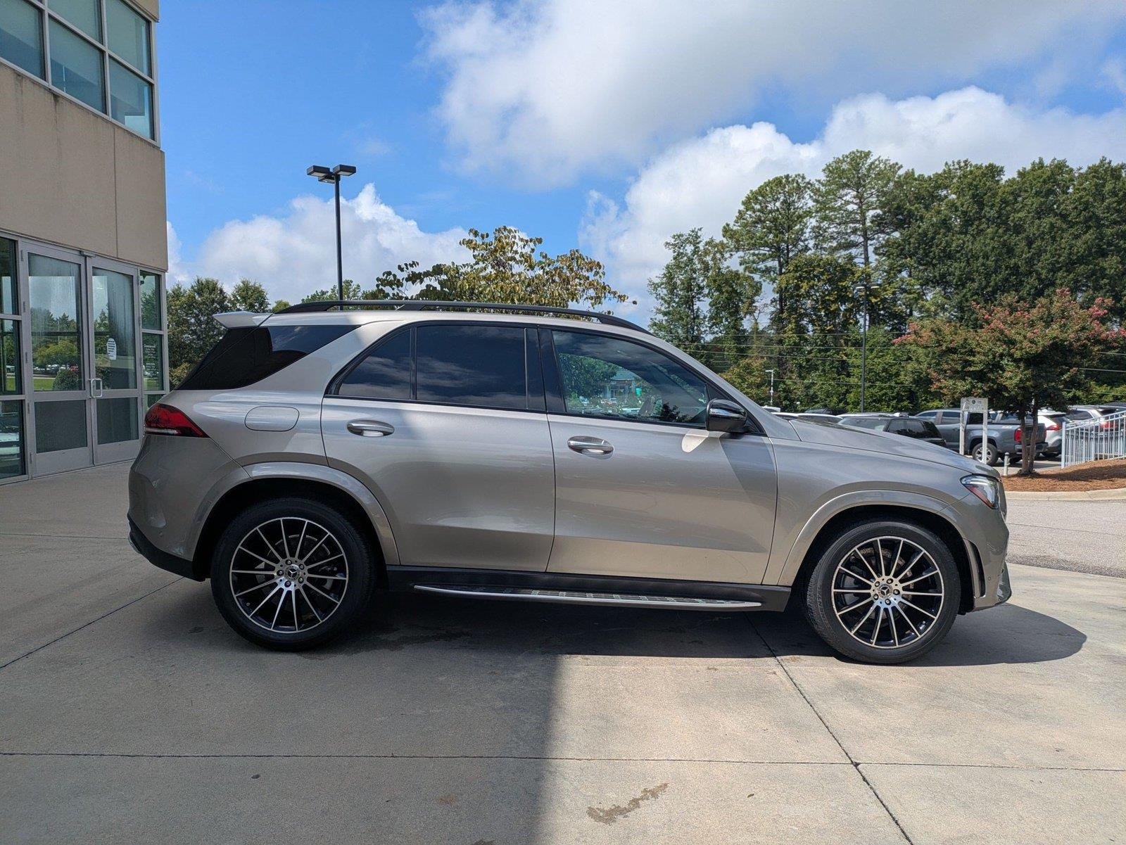Used 2022 Mojave Silver Metallic Mercedes-Benz GLE 350 image 4