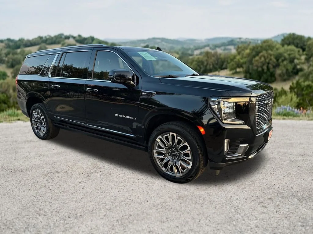 2023 GMC Yukon Denali Ultimate's photo